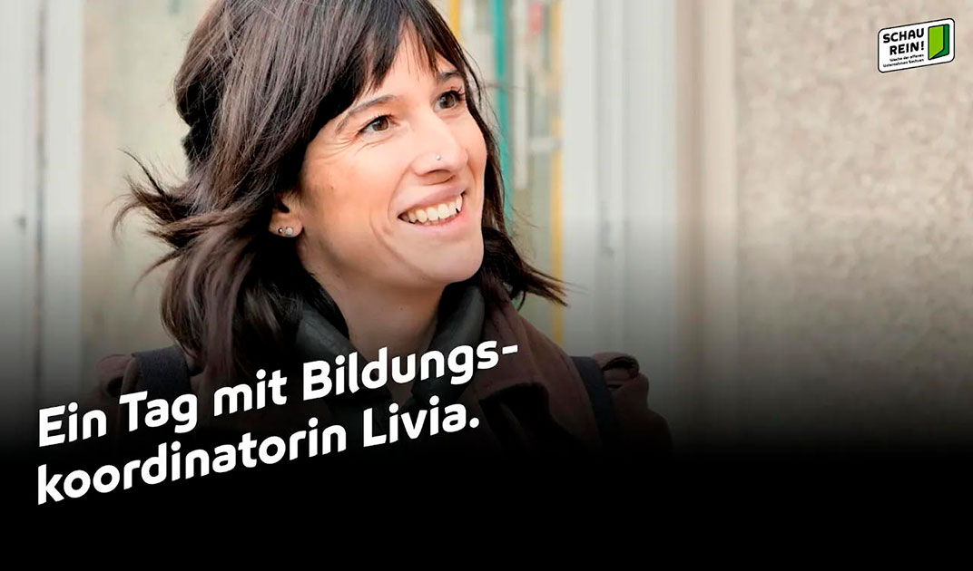 Foto: Eine Frau und Textinfo: Einen Tag mit Bildungskoordinatorin Livia.