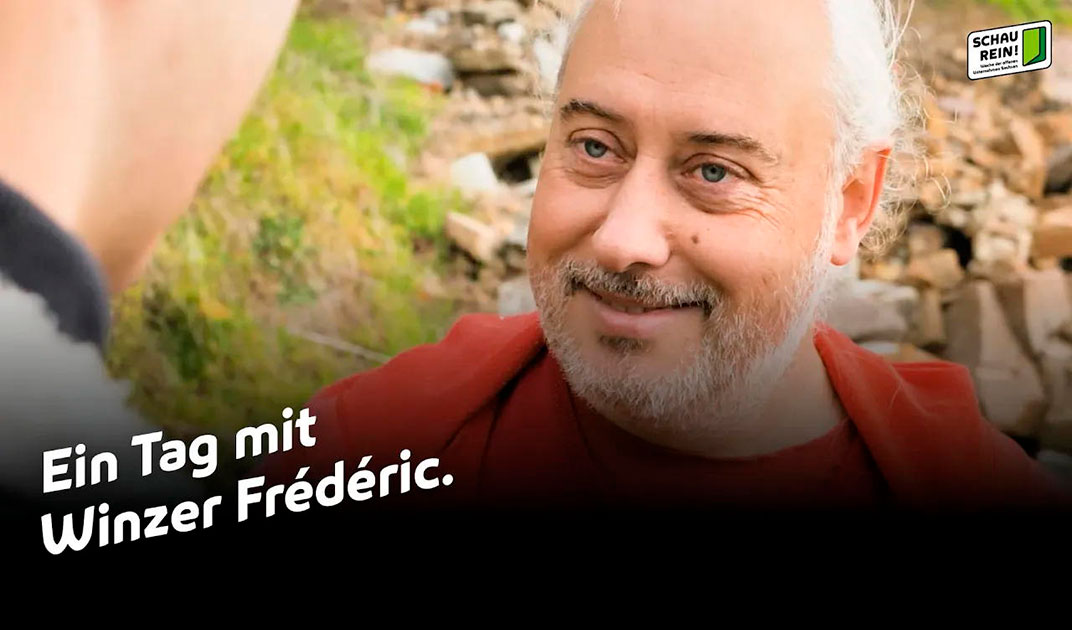 Foto: Ein Mann und Textinfo: Einen Tag mit Winzer Frédéric.
